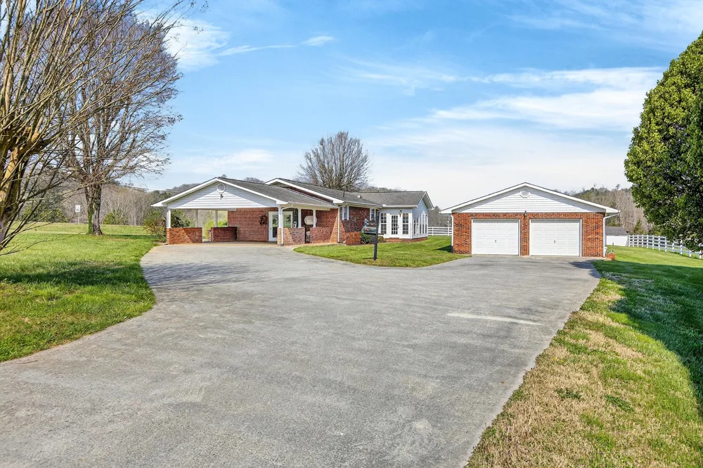 7669 State Highway 30 E Decatur, TN 37322