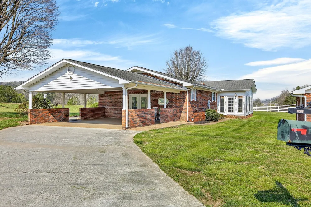 7669 State Highway 30 E Decatur, TN 37322