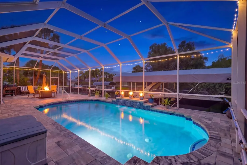 360 46TH COURT E Bradenton, FL 34208