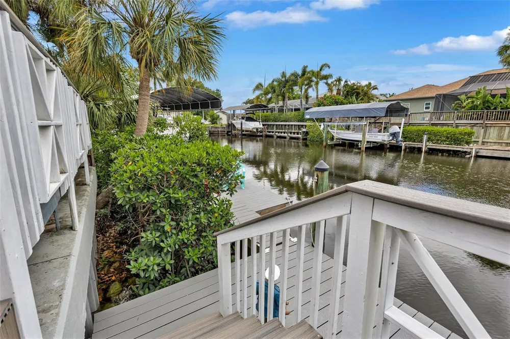 360 46TH COURT E Bradenton, FL 34208