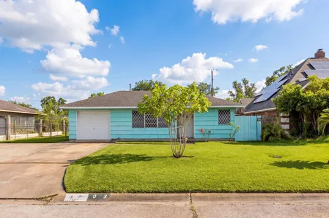 3703 Tanglebriar Drive