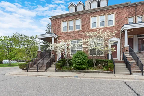 16992 Farmington Road #104