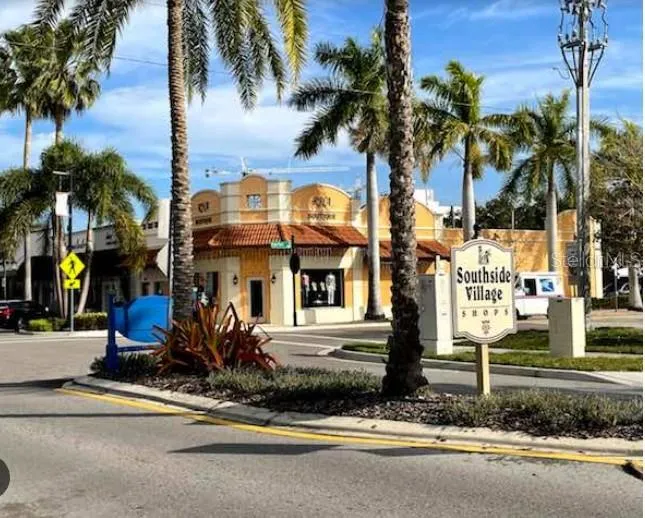 1387 HARBOR DRIVE Sarasota, FL 34239