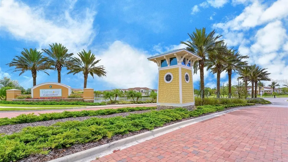 5038 SUNNYSIDE LANE Bradenton, FL 34211