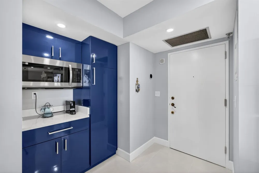 5440 Ocean Drive #807 Singer Island, FL 33404