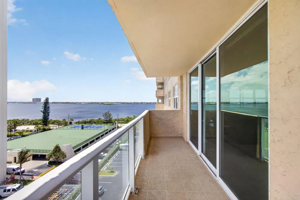 5440 Ocean Drive #807 Singer Island, FL 33404
