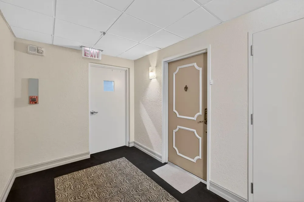 5440 Ocean Drive #807 Singer Island, FL 33404