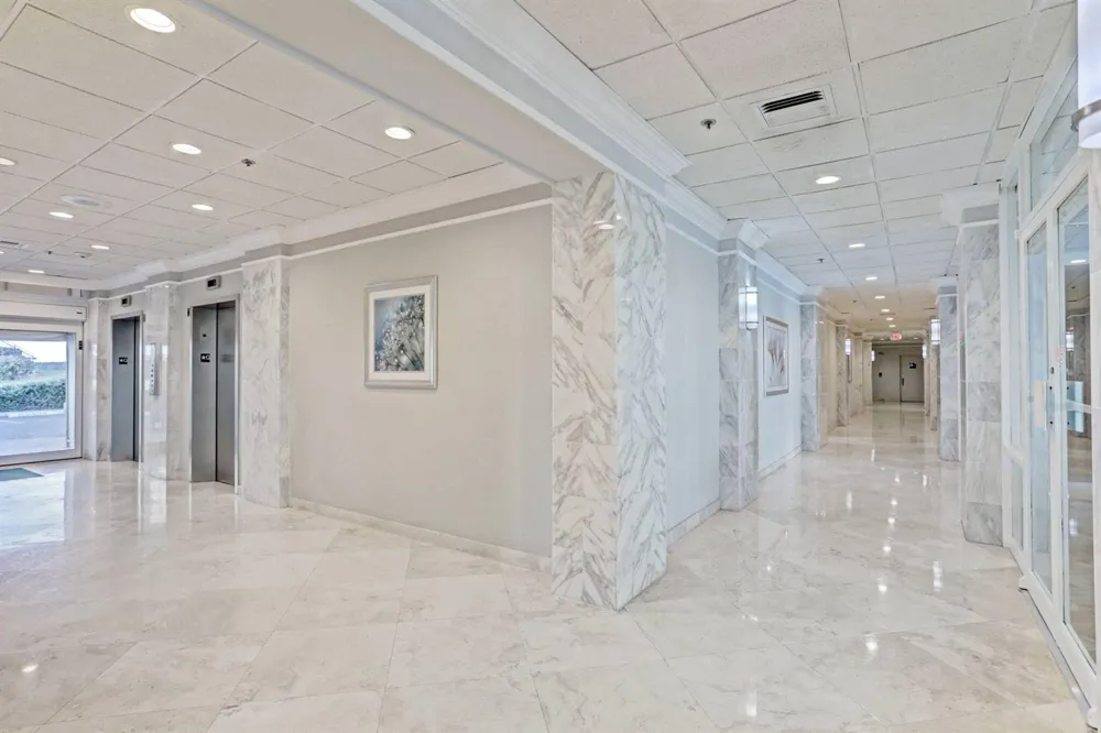 5440 Ocean Drive #807 Singer Island, FL 33404