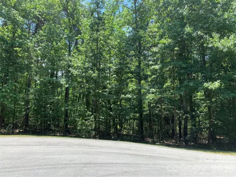 220 Lakewood Court