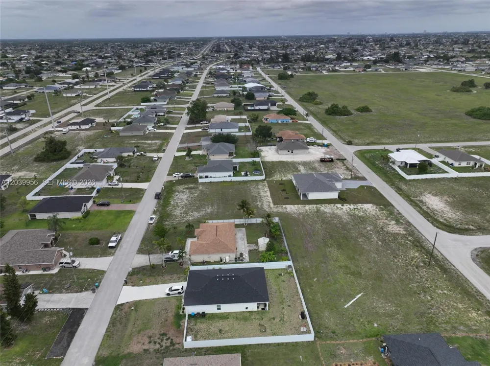 530 NW 23RD TER Cape Coral, FL 33993