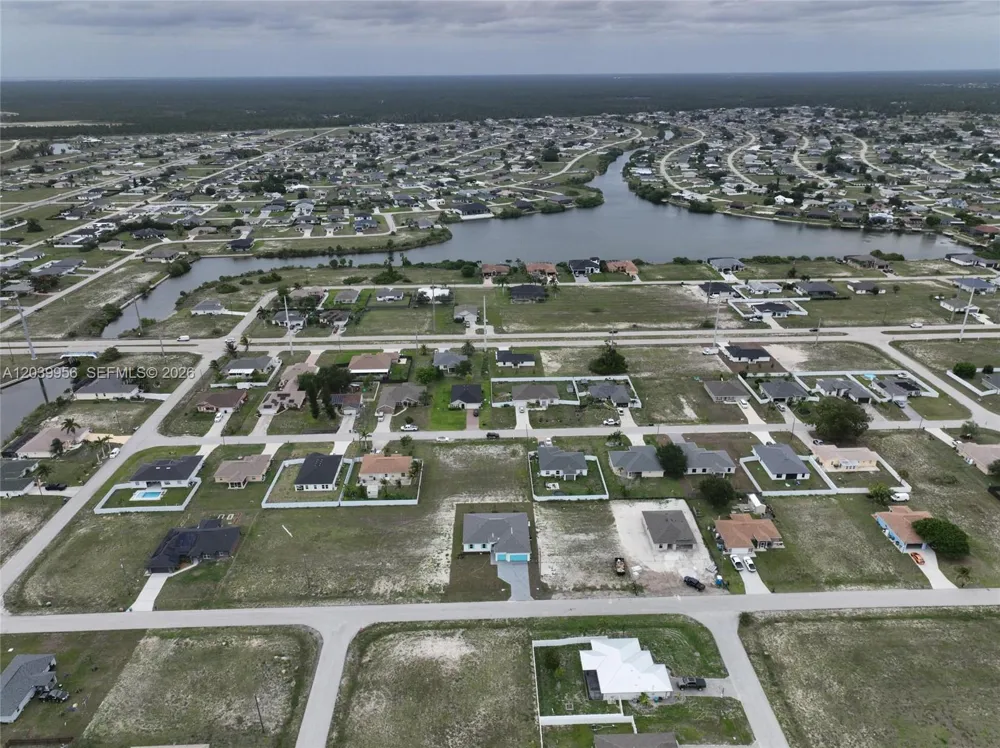 530 NW 23RD TER Cape Coral, FL 33993