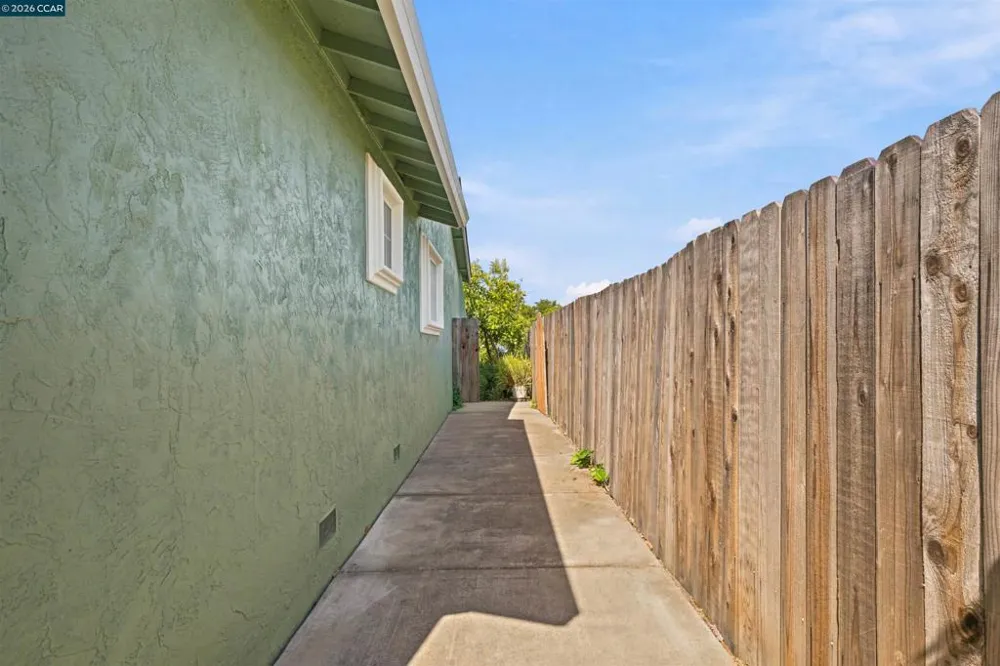 306 Winchester St Vallejo, CA 94590
