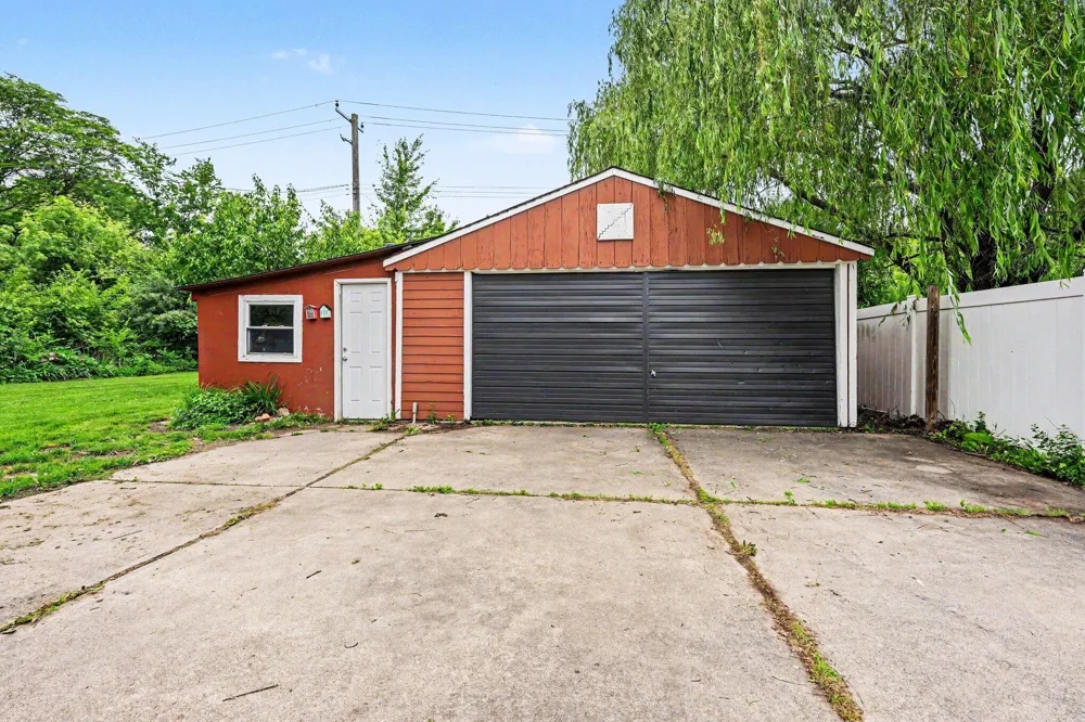 28083 Stuart Avenue Southfield, MI 48076