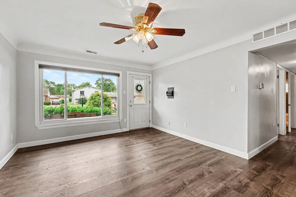 28083 Stuart Avenue Southfield, MI 48076