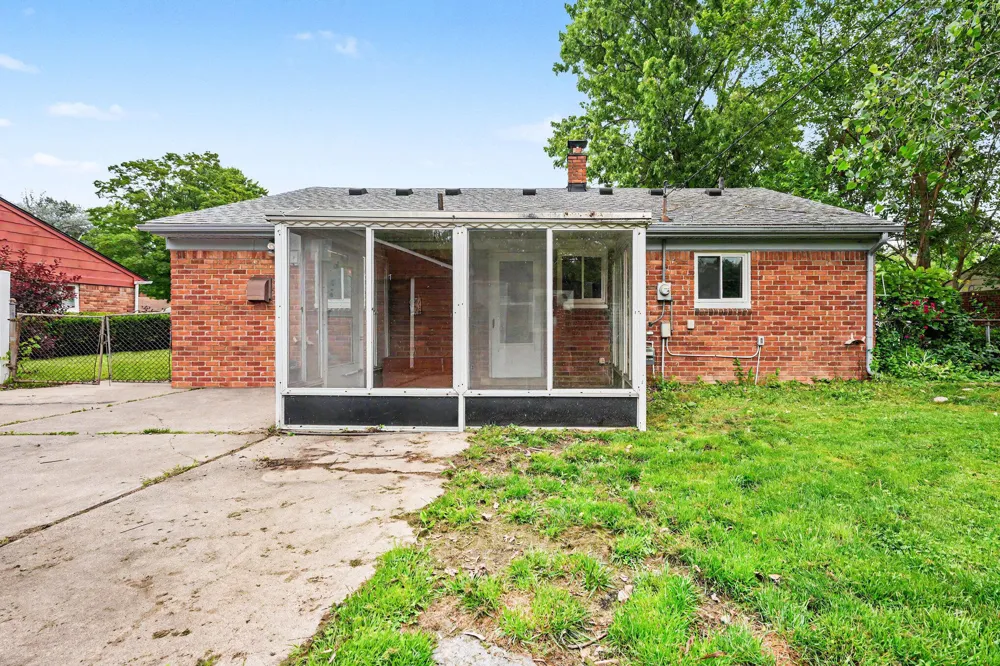 28083 Stuart Avenue Southfield, MI 48076