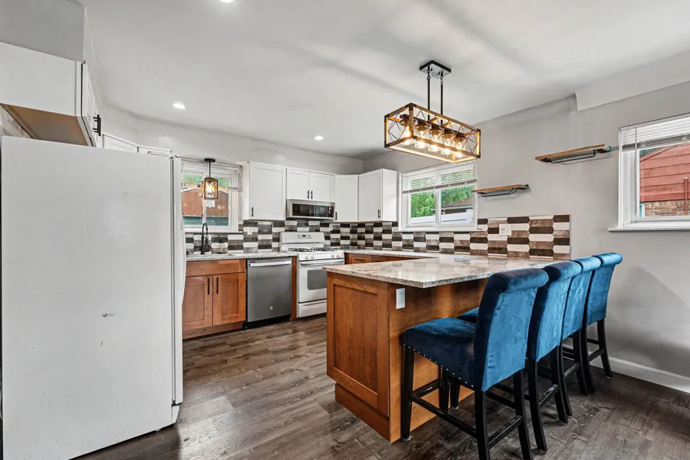 28083 Stuart Avenue Southfield, MI 48076