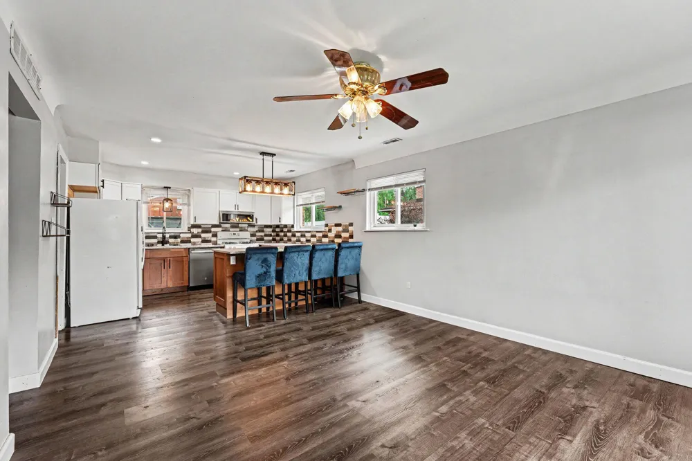 28083 Stuart Avenue Southfield, MI 48076