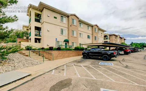 3060 Mandalay Grove #3