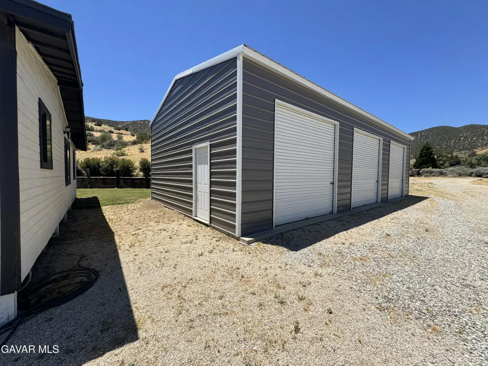 10620 Leona Avenue Leona Valley, CA 93551