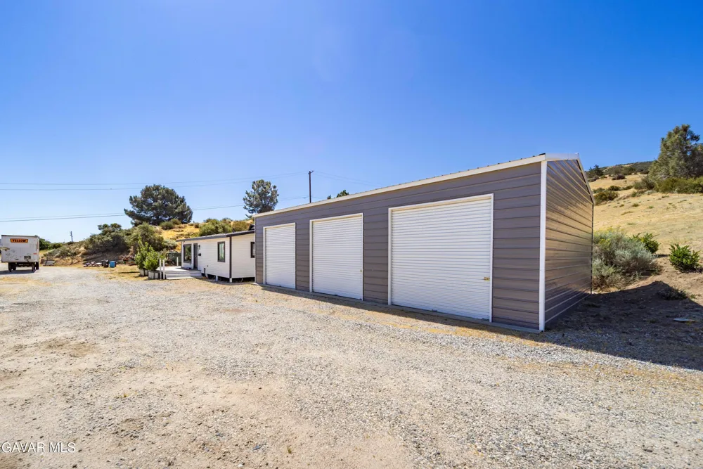 10620 Leona Avenue Leona Valley, CA 93551