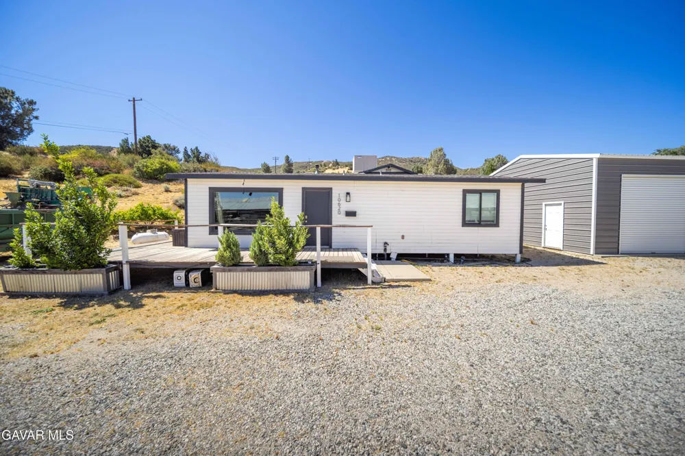 10620 Leona Avenue Leona Valley, CA 93551