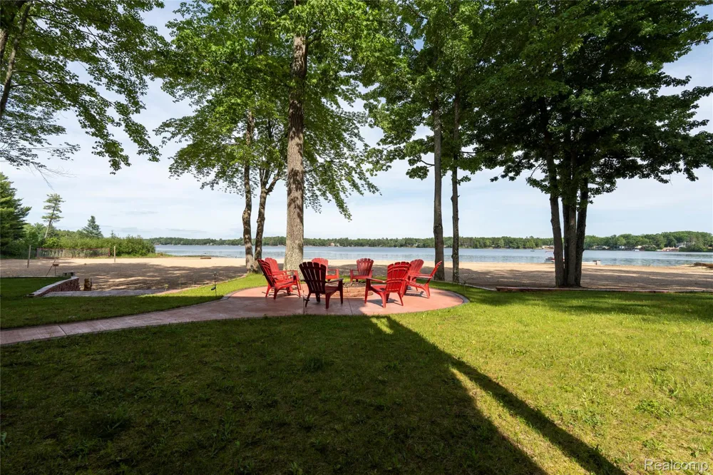 2300 Bliss Lane Plainfield Township, MI 48748