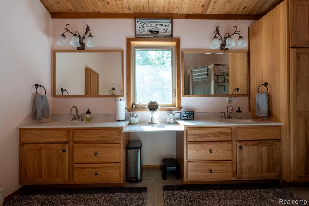 2300 Bliss Lane Plainfield Township, MI 48748
