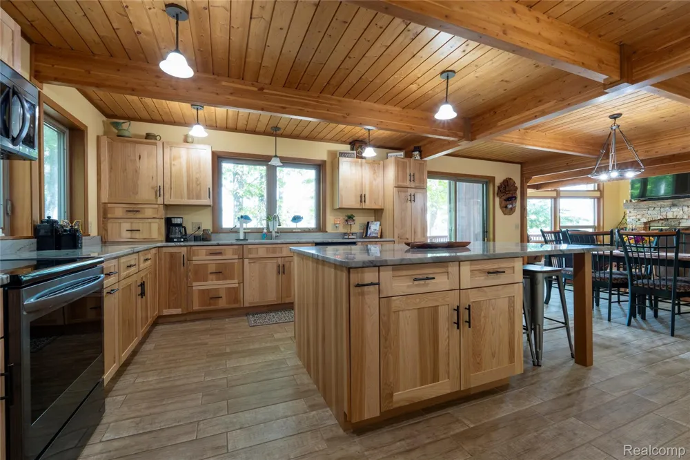 2300 Bliss Lane Plainfield Township, MI 48748