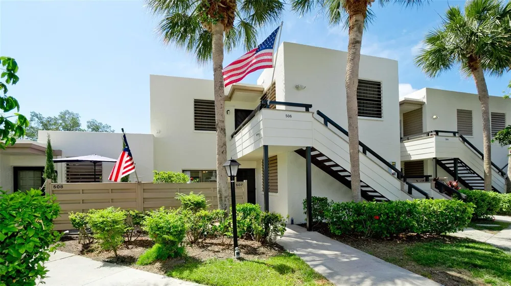 507 LAKESIDE DRIVE #507 Bradenton, FL 34210