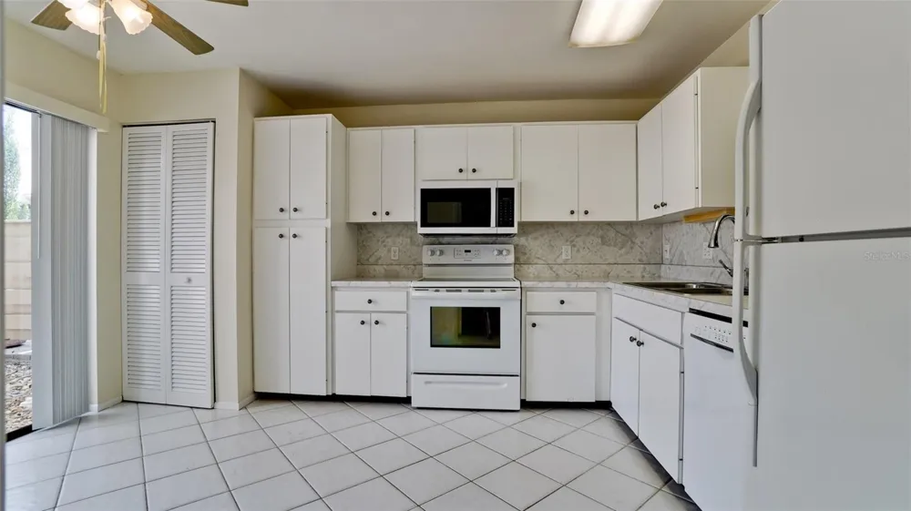 507 LAKESIDE DRIVE #507 Bradenton, FL 34210