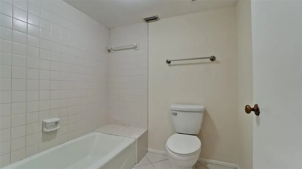 507 LAKESIDE DRIVE #507 Bradenton, FL 34210