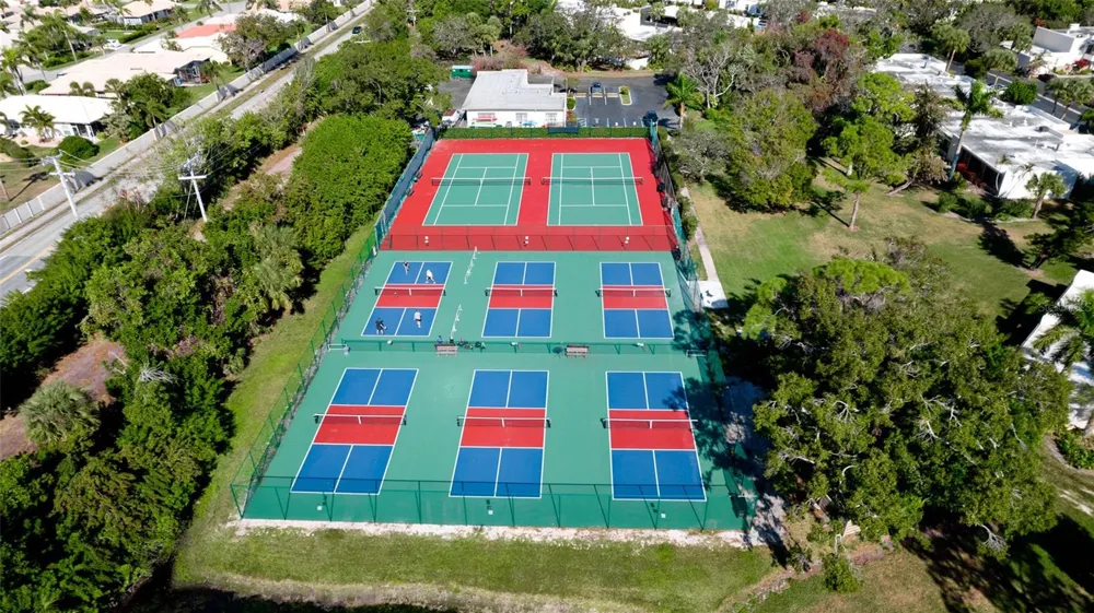 507 LAKESIDE DRIVE #507 Bradenton, FL 34210