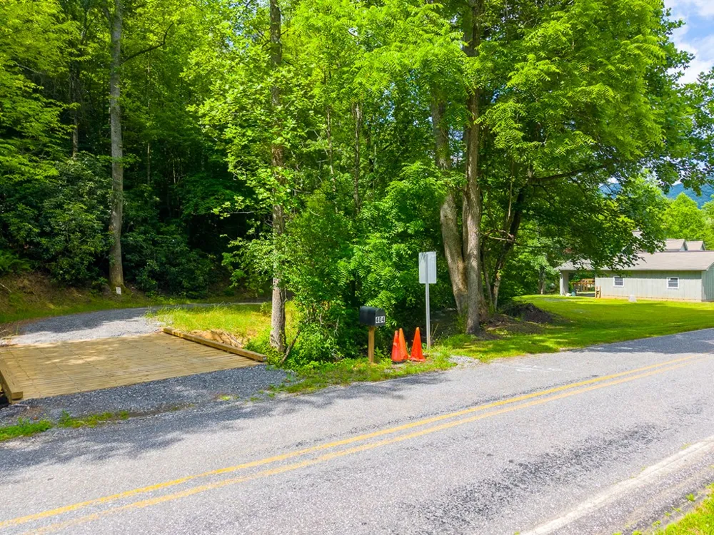 E Fork Sylva, NC 28779