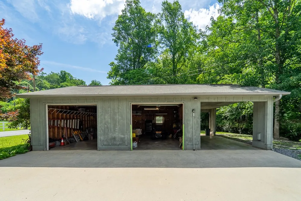 E Fork Sylva, NC 28779
