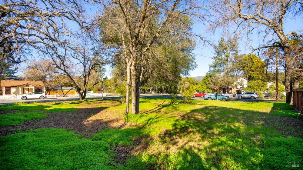 209 E 1st Street Cloverdale, CA 95425