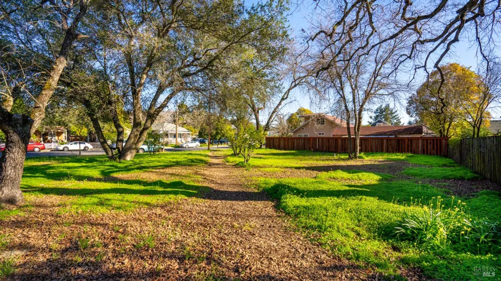 209 E 1st Street Cloverdale, CA 95425