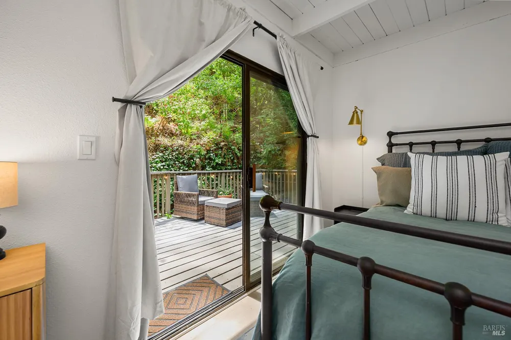 21541 Highland Terrace Monte Rio, CA 95462
