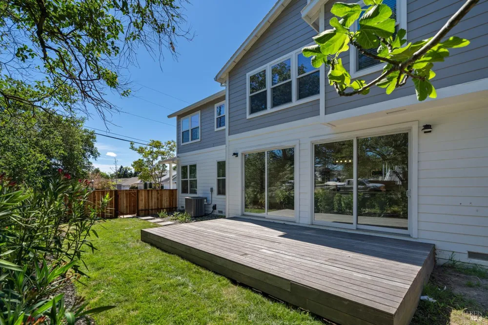 109 Paul Wittke Drive Healdsburg, CA 95448