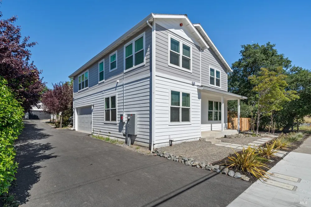 109 Paul Wittke Drive Healdsburg, CA 95448