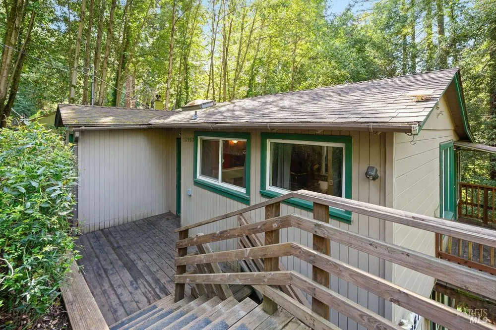 10987 Terrace Drive Forestville, CA 95436