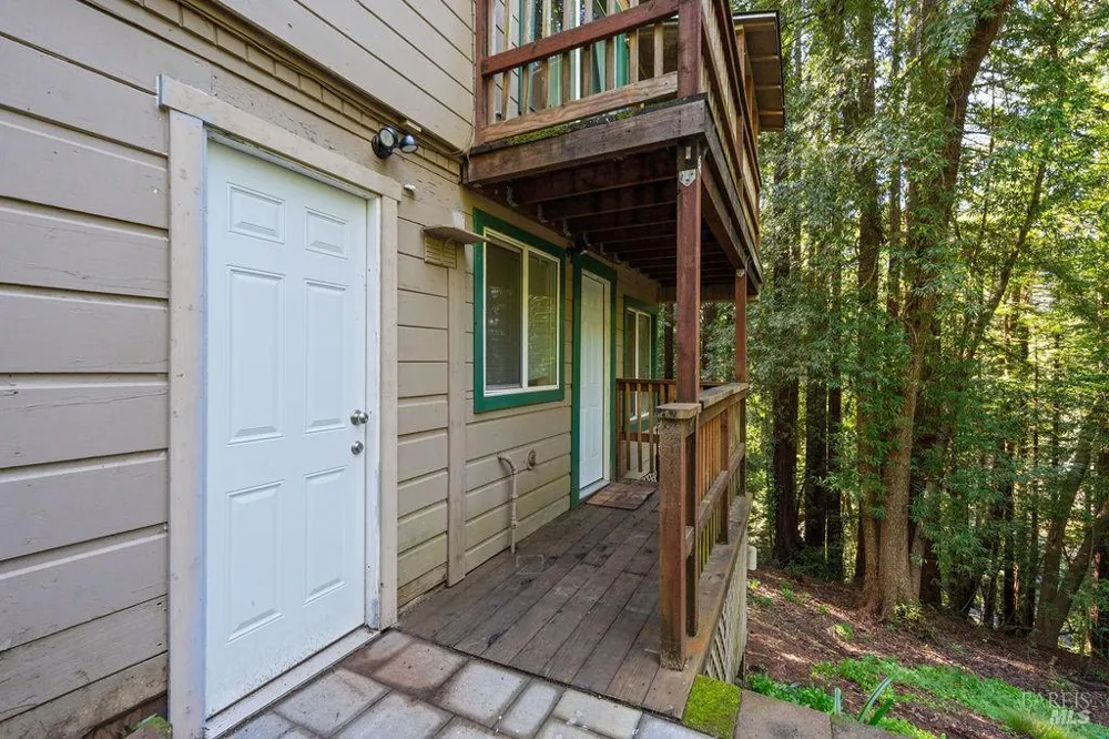 10987 Terrace Drive Forestville, CA 95436