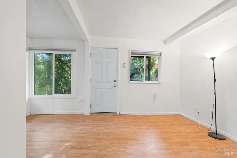 10987 Terrace Drive Forestville, CA 95436