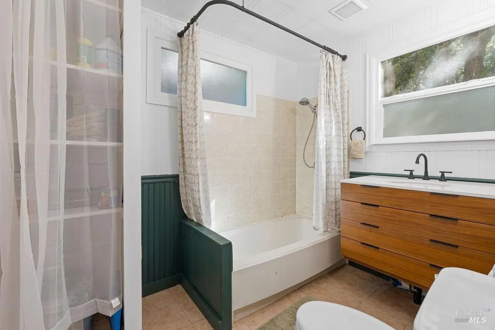 10987 Terrace Drive Forestville, CA 95436
