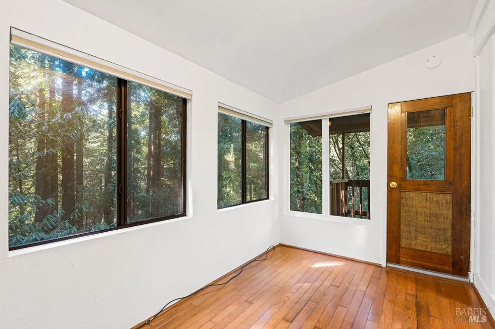 10987 Terrace Drive Forestville, CA 95436