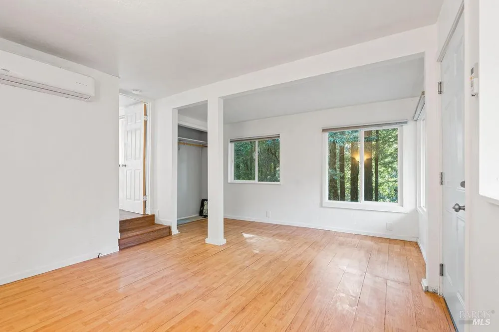 10987 Terrace Drive Forestville, CA 95436