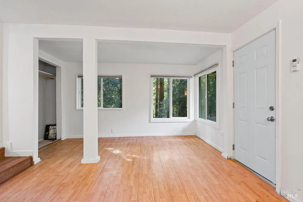 10987 Terrace Drive Forestville, CA 95436