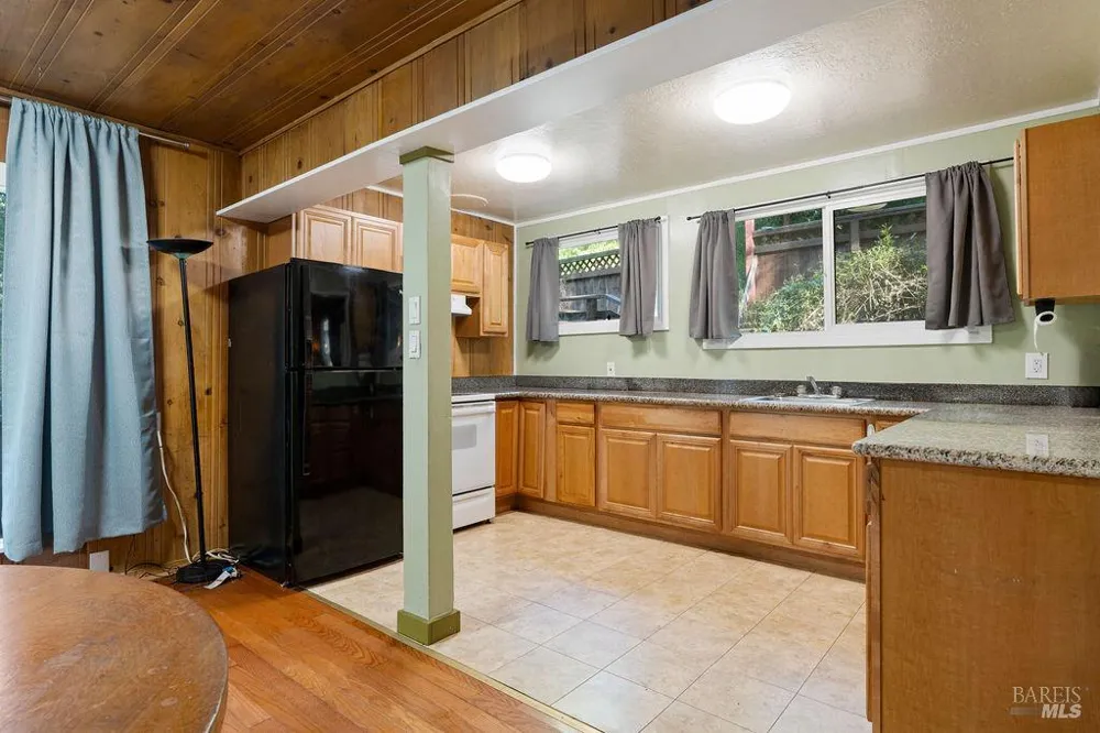 10987 Terrace Drive Forestville, CA 95436
