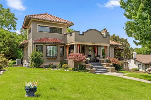 3403 Alta Vista Drive