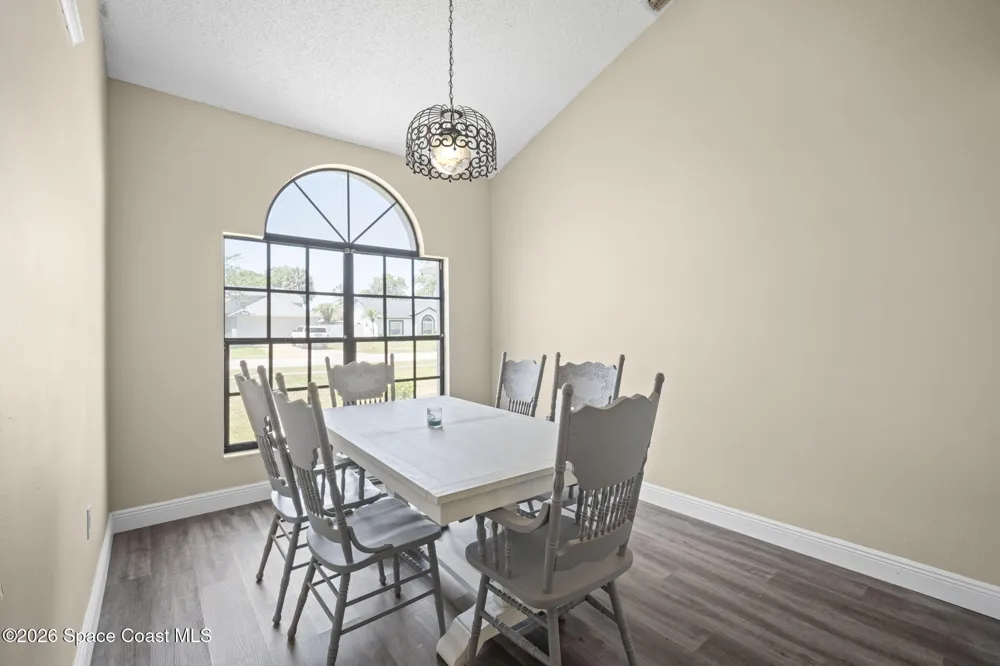 894 Jamestown Drive Rockledge, FL 32955