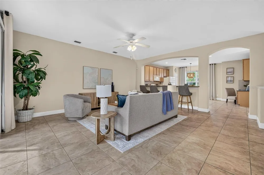 7172 ISLAMORADA CIRCLE Seminole, FL 33777